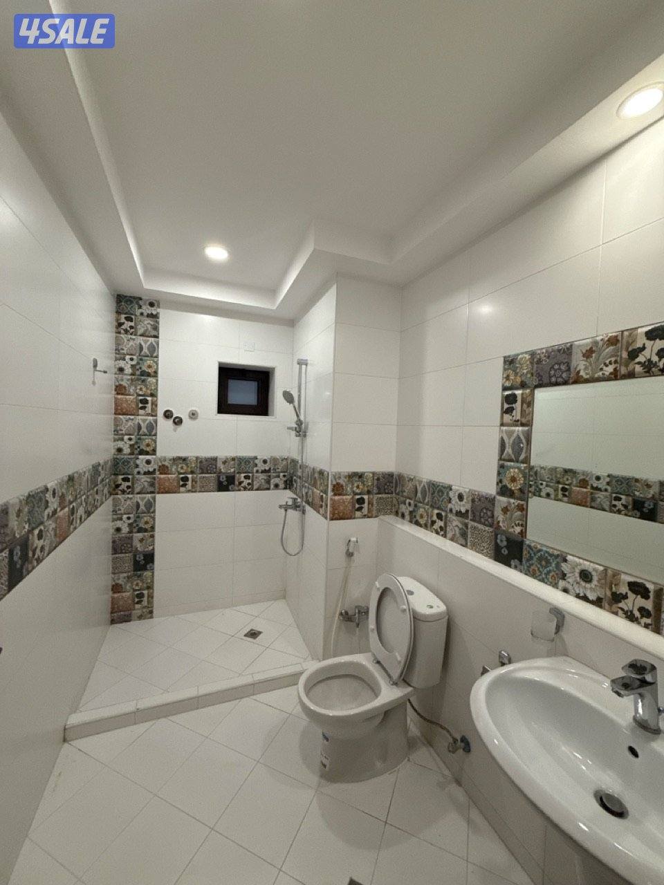 شقة راقية في الصديق المساحة ٢٢٠ متر مربع4