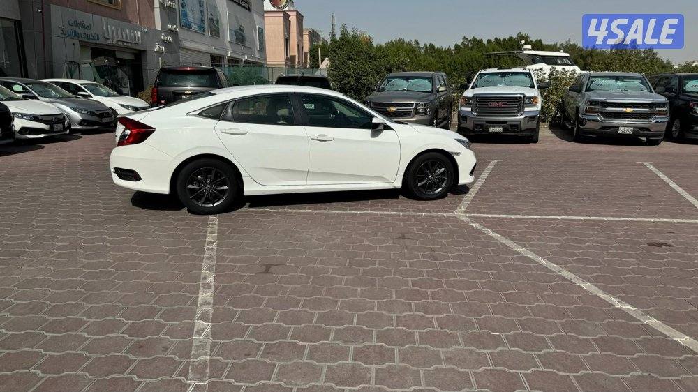 هوندا سيفيك LX 1.6 موديل 2020 عداد 88 الف3