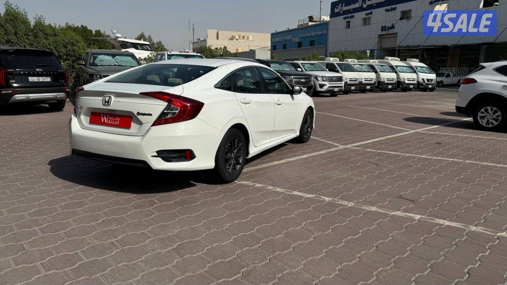 هوندا سيفيك LX 1.6 موديل 2020 عداد 88 الف2