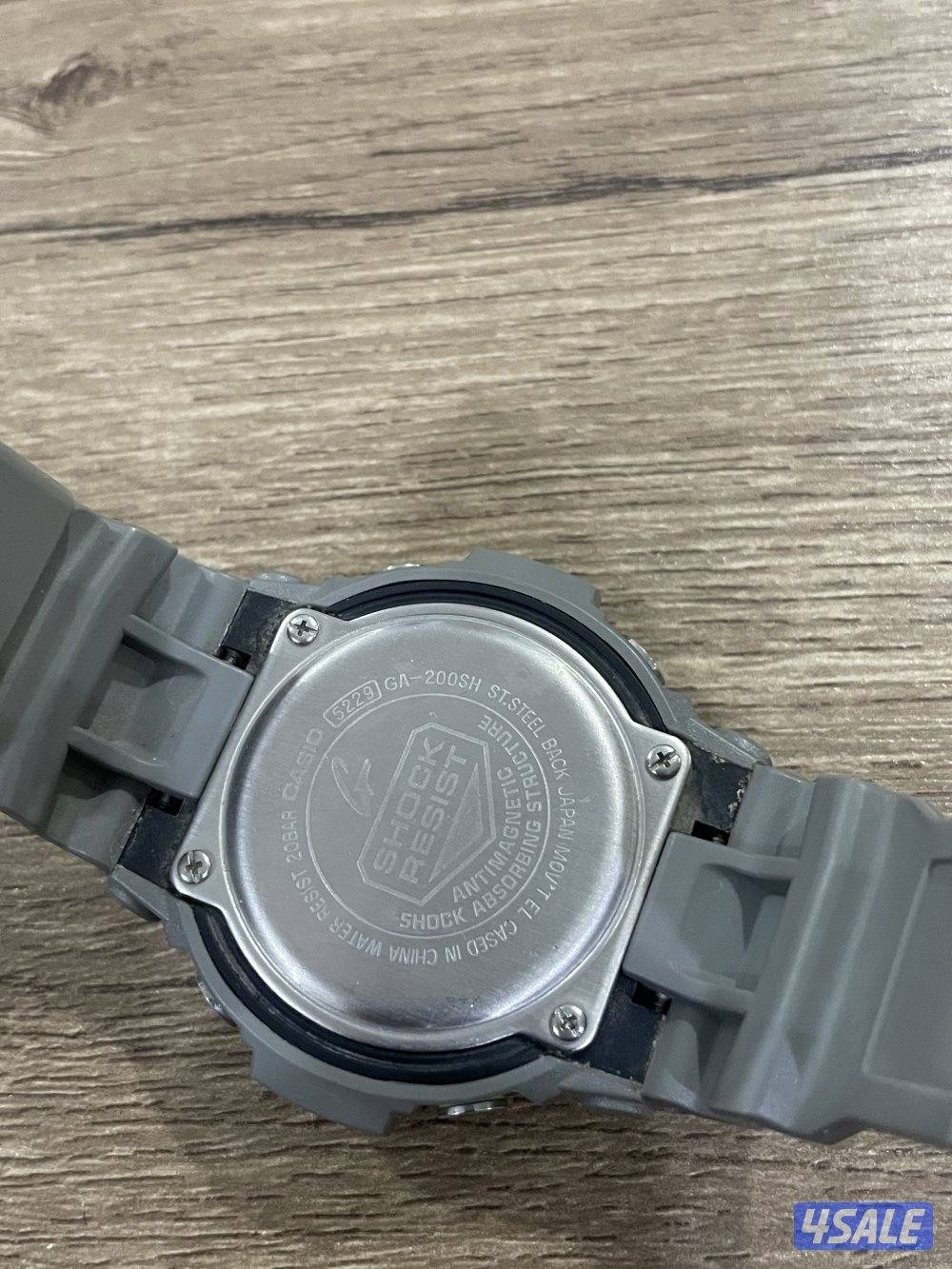 للبيع ساعة اصلية اللون مميز2