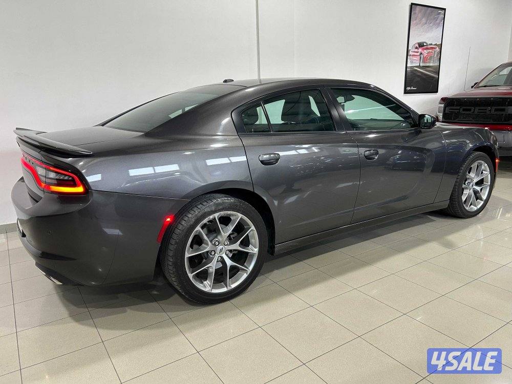 Dodge Charger SXT Plus3