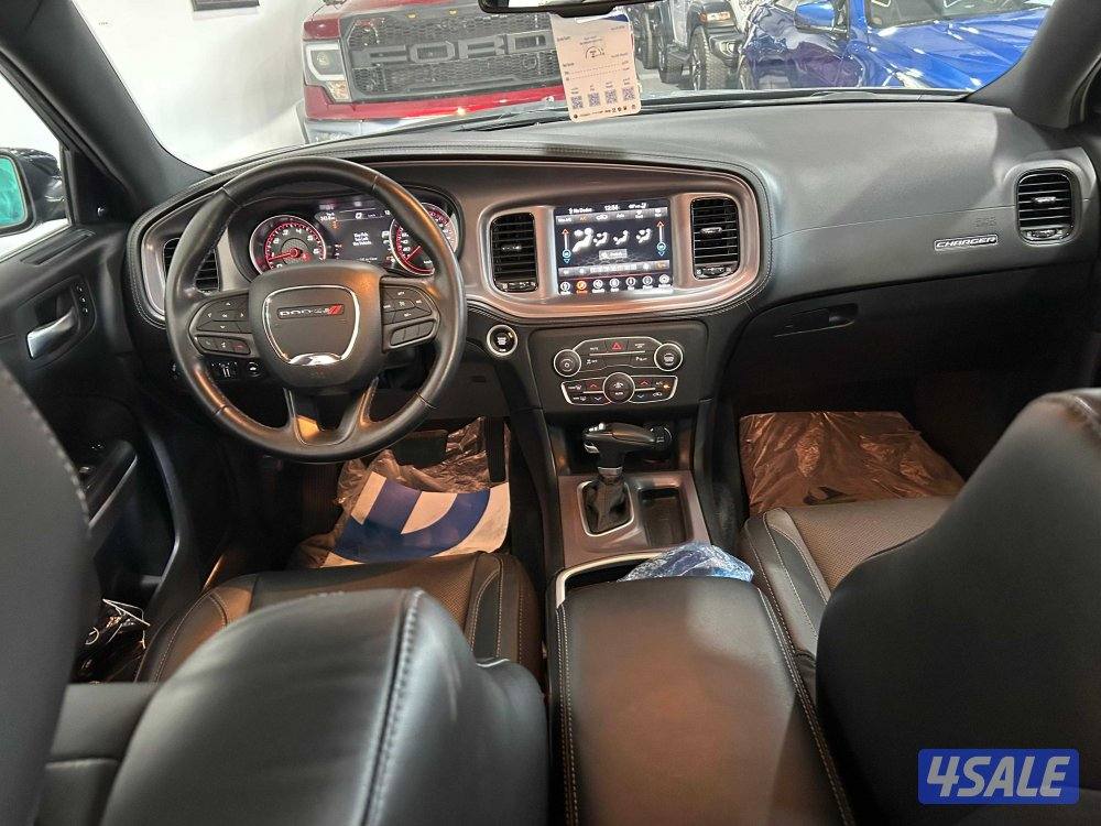 Dodge Charger SXT Plus7