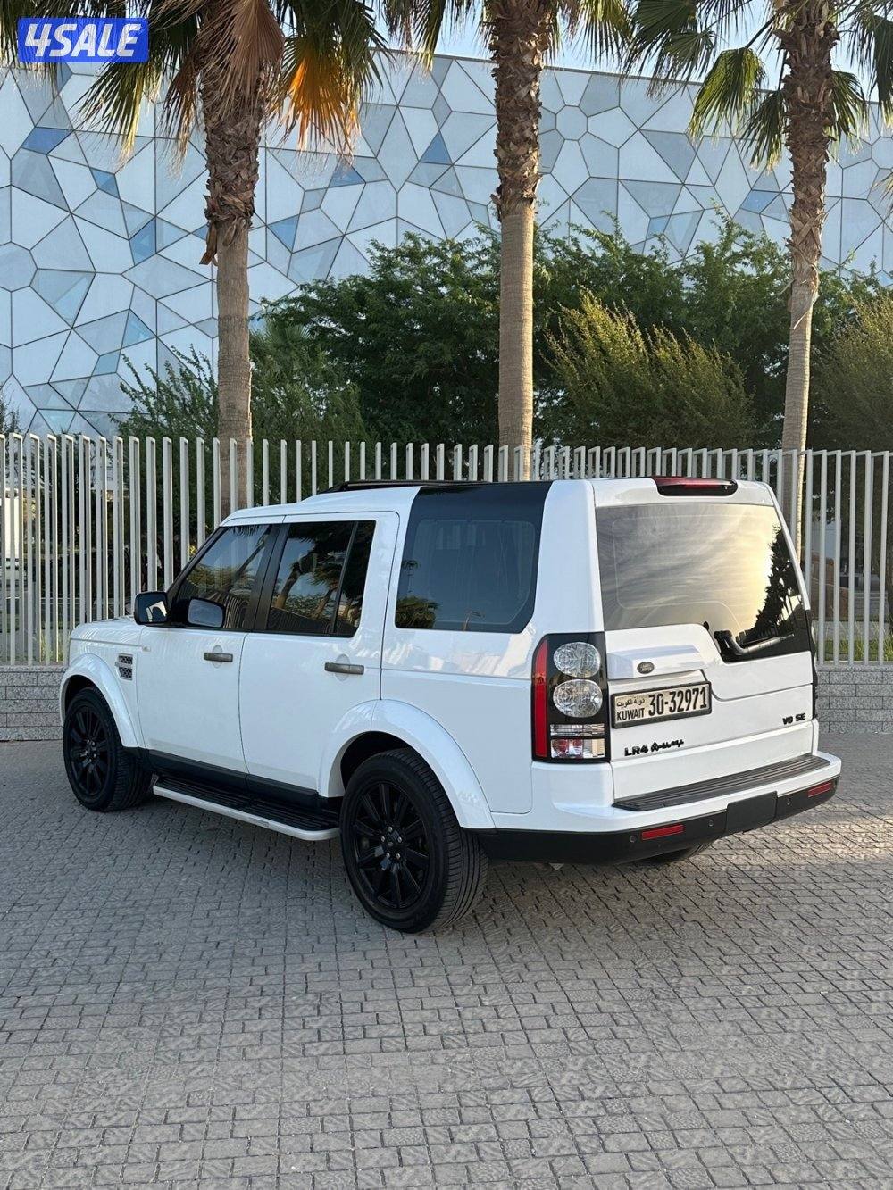 لاندروفر LR4 .. ديسكفري 2013 بحالة الوكالة3