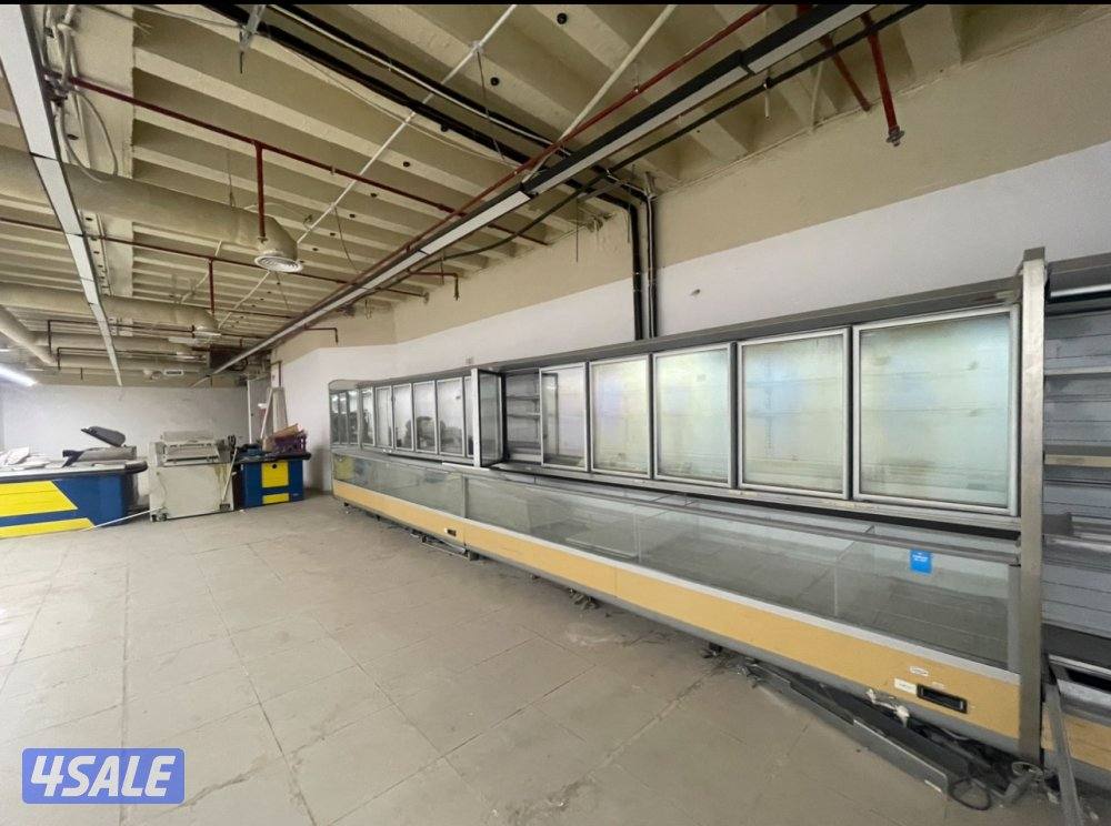 للبيع و الضمان او شراكة سرداب في سلوى منطقة تصلح لجميع الانشطة 330 متر0