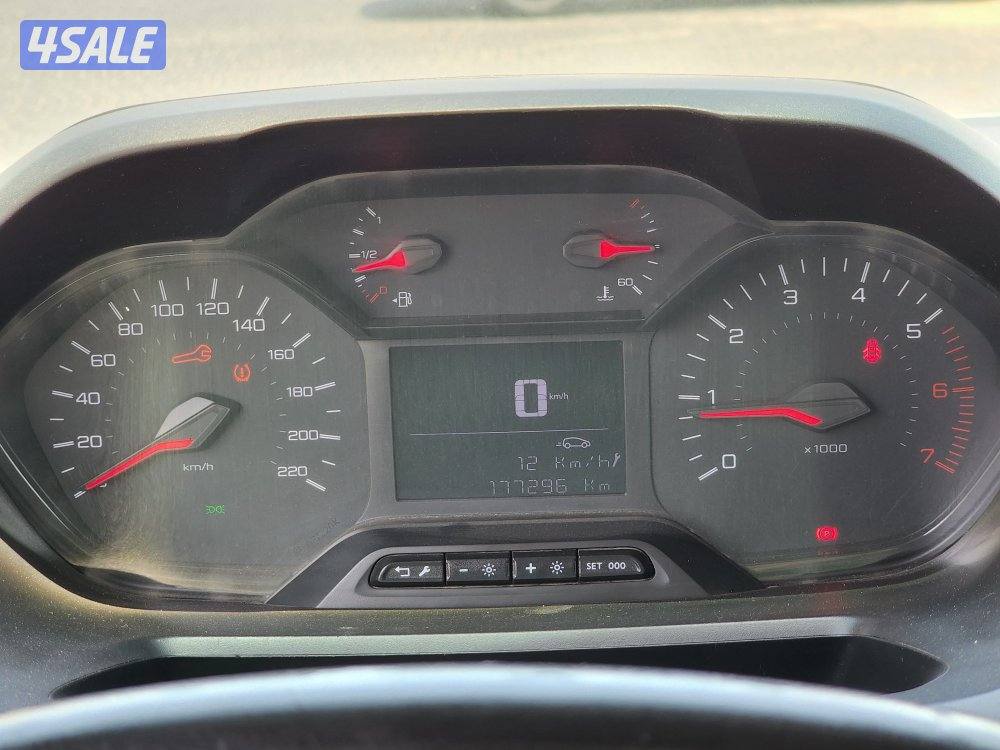 بيجو بارتنتر ثلاجة موديل 2020 عداد 177 ألف قير عادي شرط الفحص9