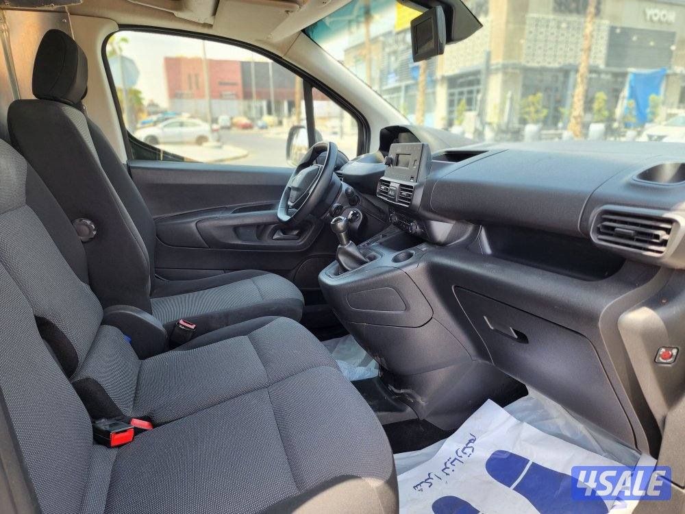 بيجو بارتنتر ثلاجة موديل 2020 عداد 177 ألف قير عادي شرط الفحص11