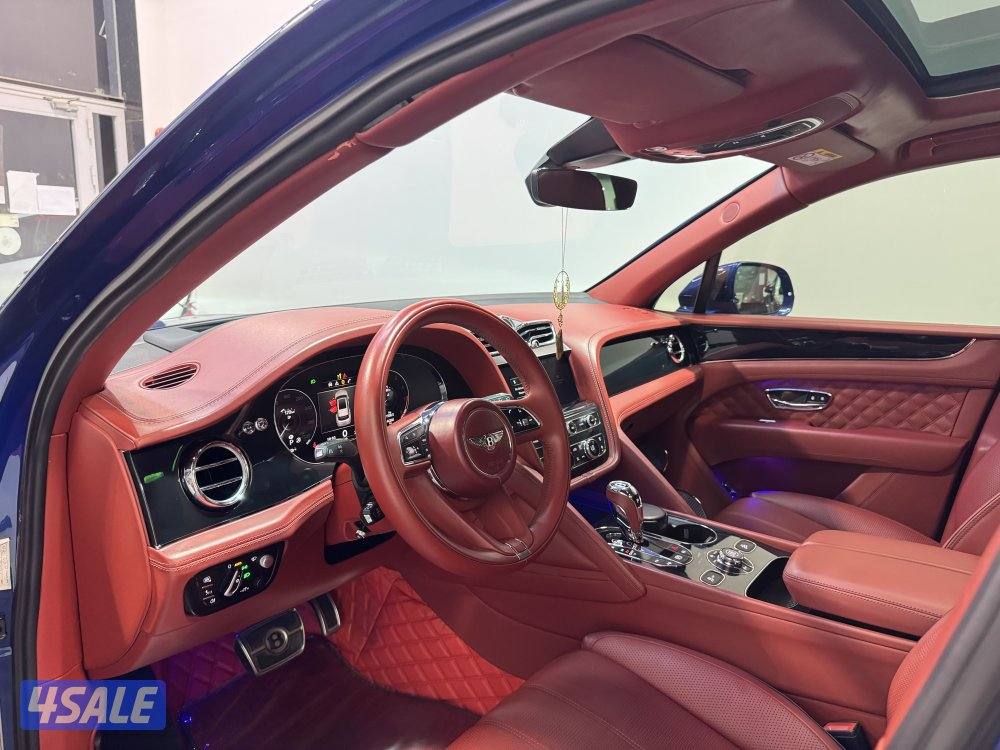 للبيع بنتلي بينتايجا FIRST1EDlTlON موديل 202111