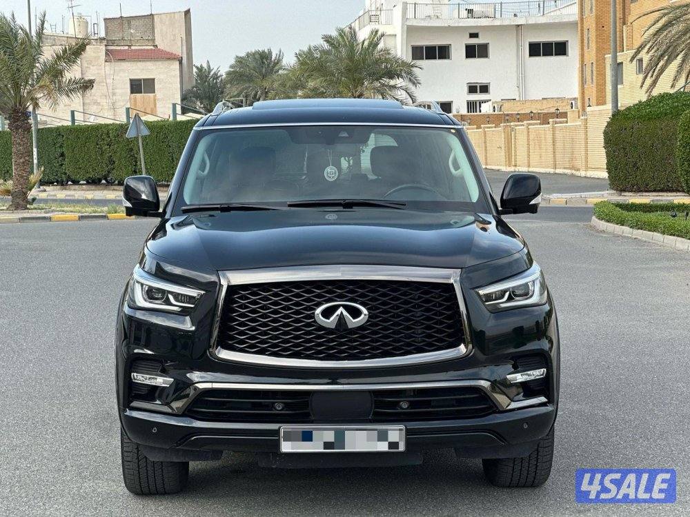 للبيع انفينيتي Q8 موديل 2022 العداد 104 وارد الكويت1