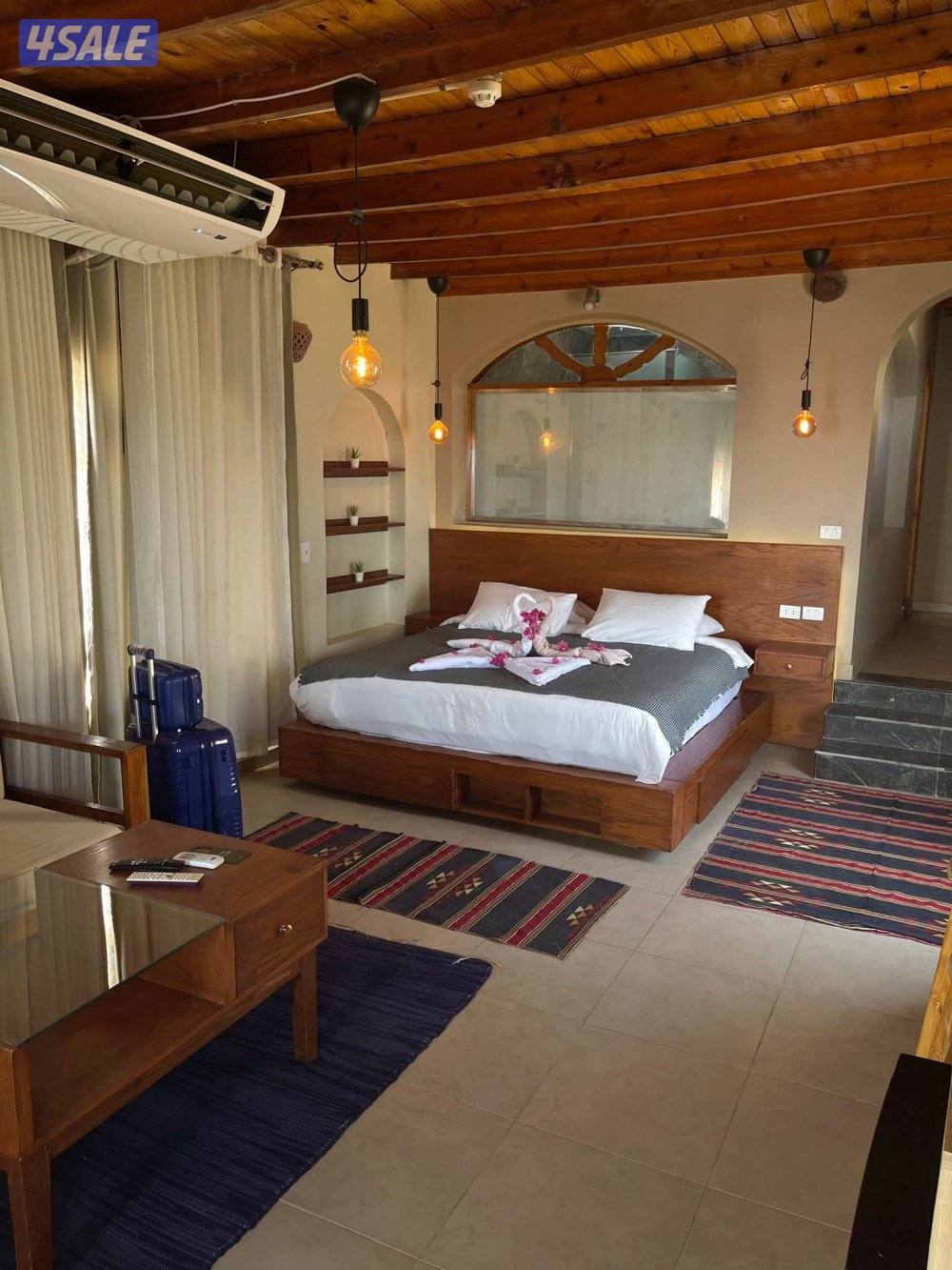 مطلوب للعمل شباب حسنة المظهر واللياقه للعمل بمدخول شهرى لايقل عن ٥٠٠0