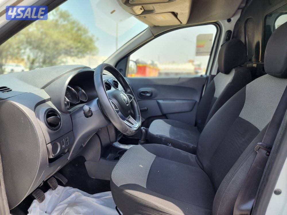 رينو دوكر بوكس موديل ٢٠٢٠ قير عادي عداد 105 ألف شرط الفحص4