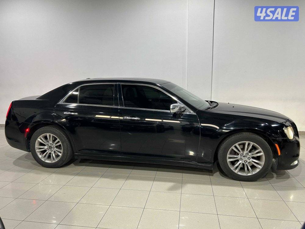 Chrysler 300 Limited0