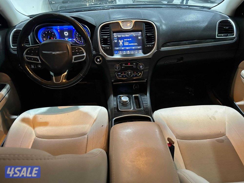 Chrysler 300 Limited5