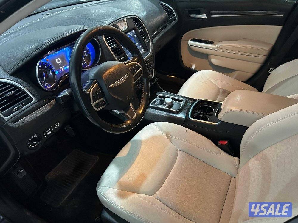 Chrysler 300 Limited6