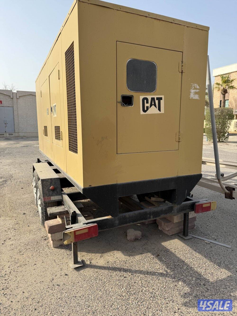 مولد كهربائي كاتبلير قوه ٨٥ واط ١٠٦ kVa مع عربانه ماشي 732 ساعة فقط1