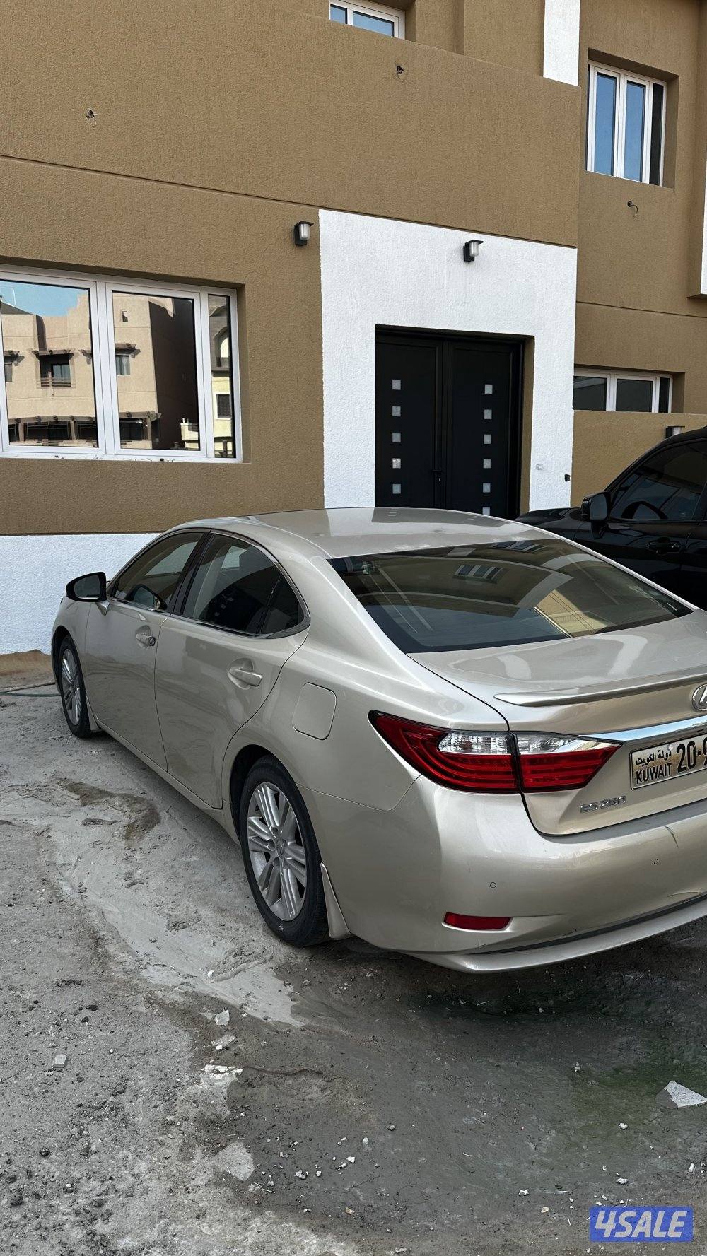 صالون لكسز ES 2503