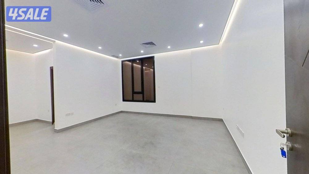 ادوار مودرن في بيان اول ساكن  مساحة ٣٠٠ متر1