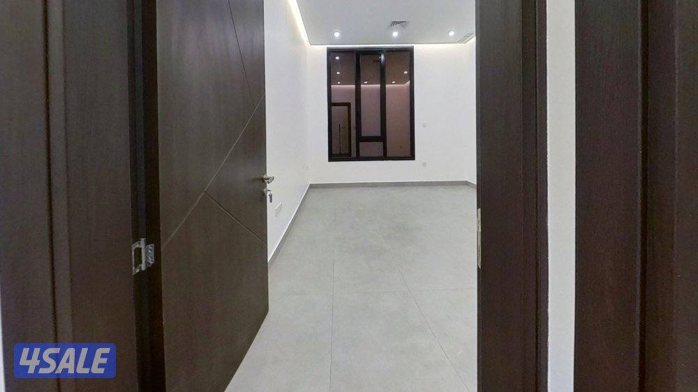 ادوار مودرن في بيان اول ساكن  مساحة ٣٠٠ متر6