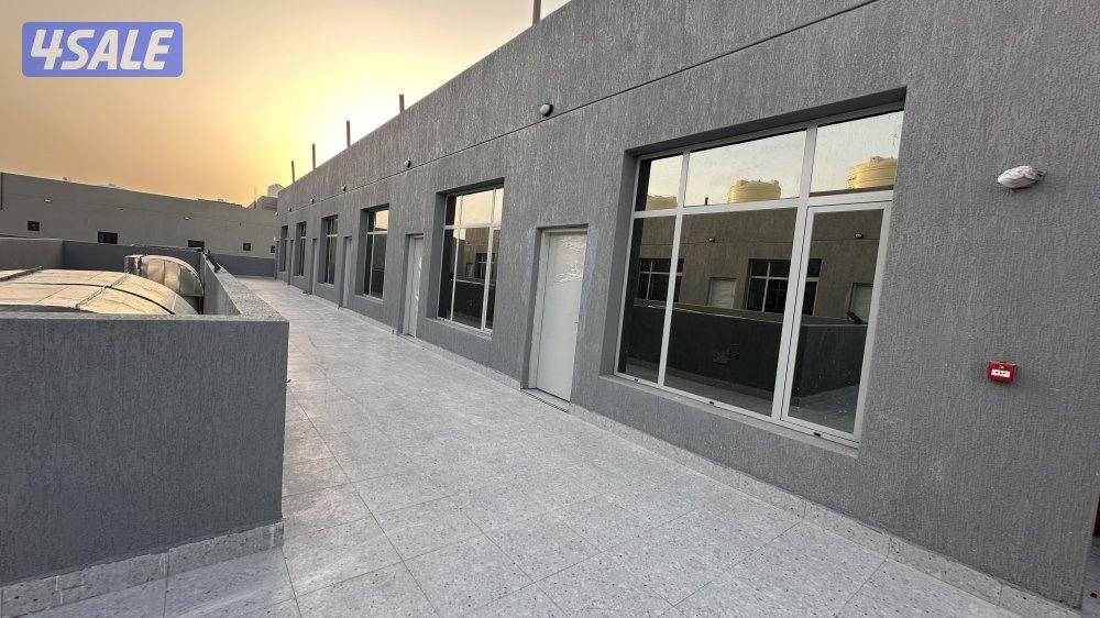 محلات 50 م مع سندرة 25 م مع مكتب منفصل 31 م7