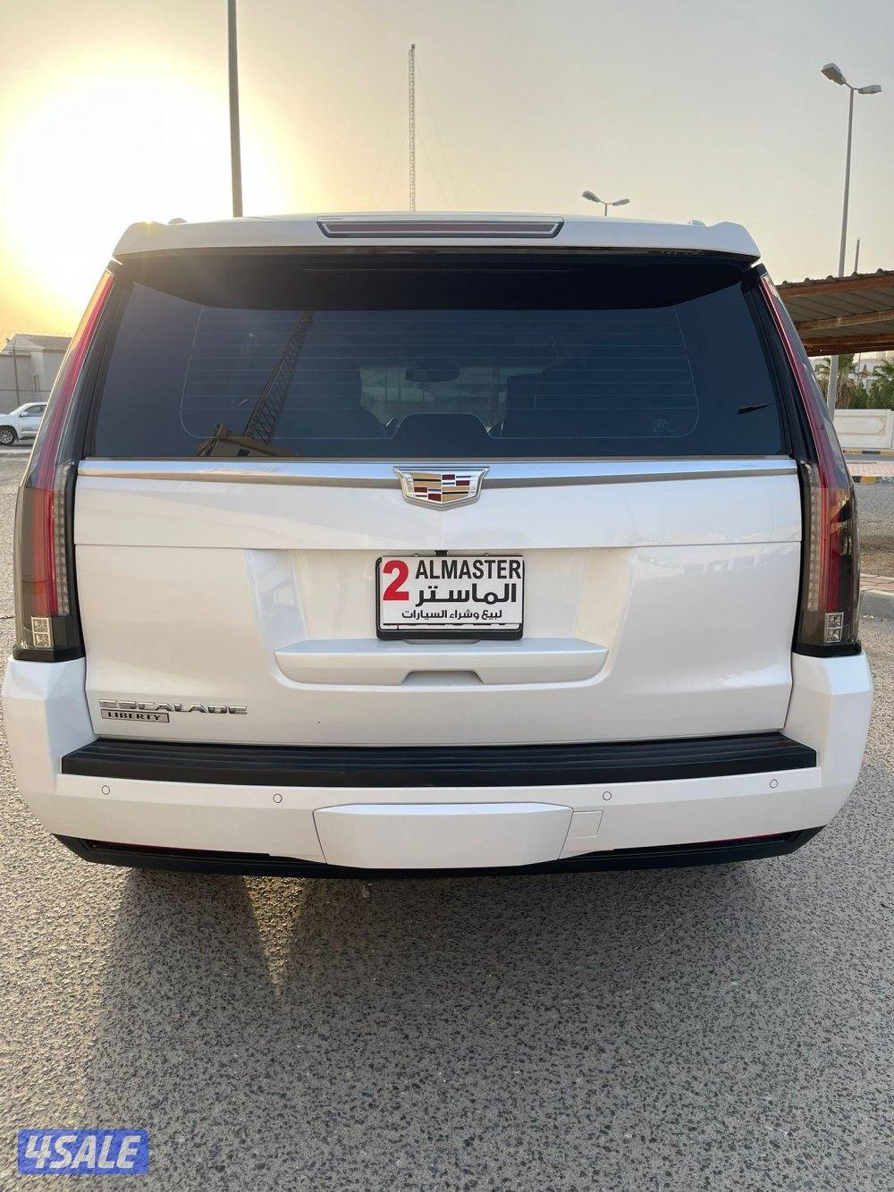 كاديلاك اسكاليد فحص جير مكينه شاصي كامل المواصفات صبغ الوكاله عدا 3قطع3