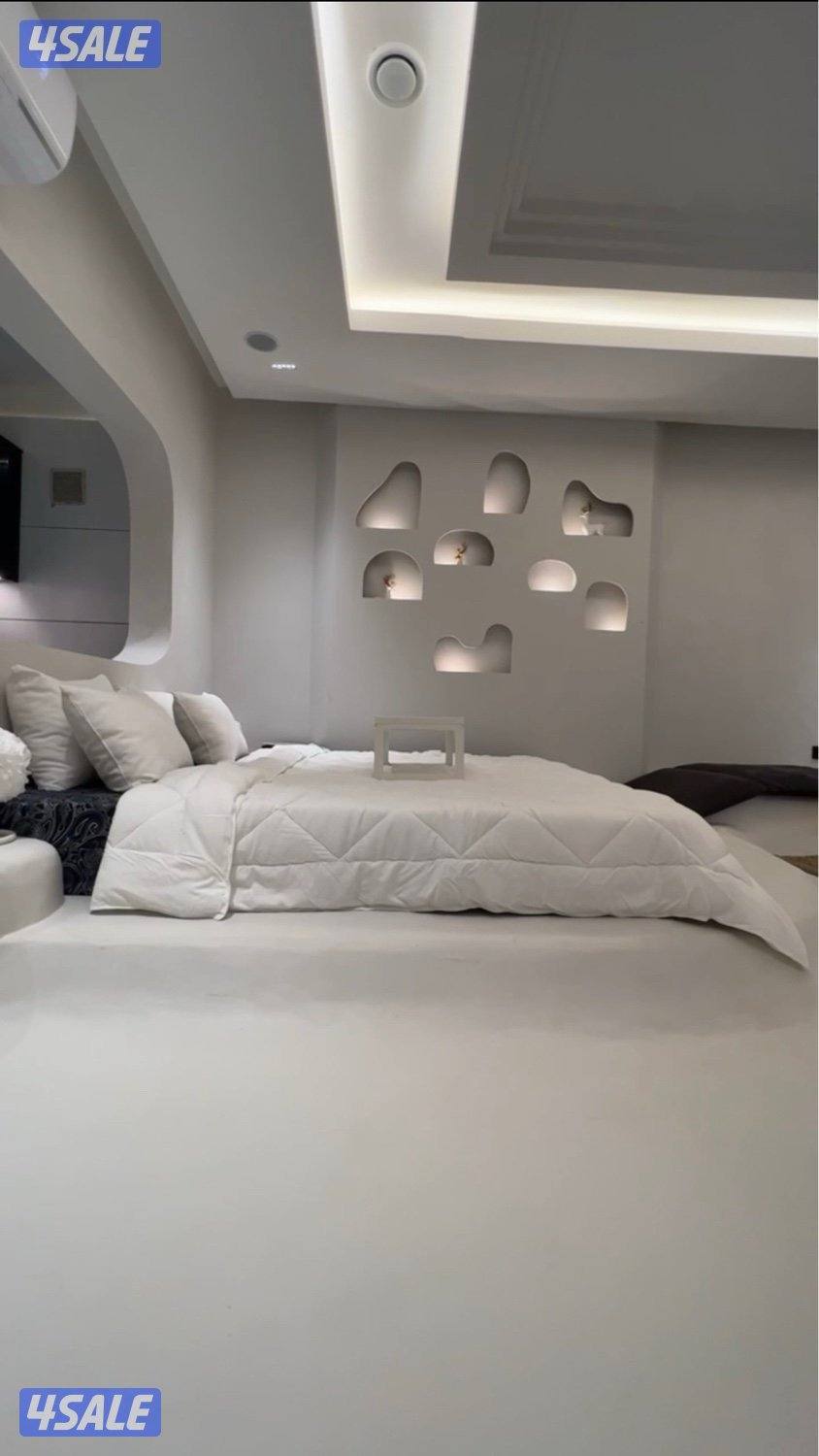 استراحة بمسبح داخلي فخمة6