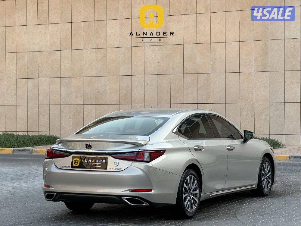 للبيع لكزس ES350 موديل 2022 وارد الساير3