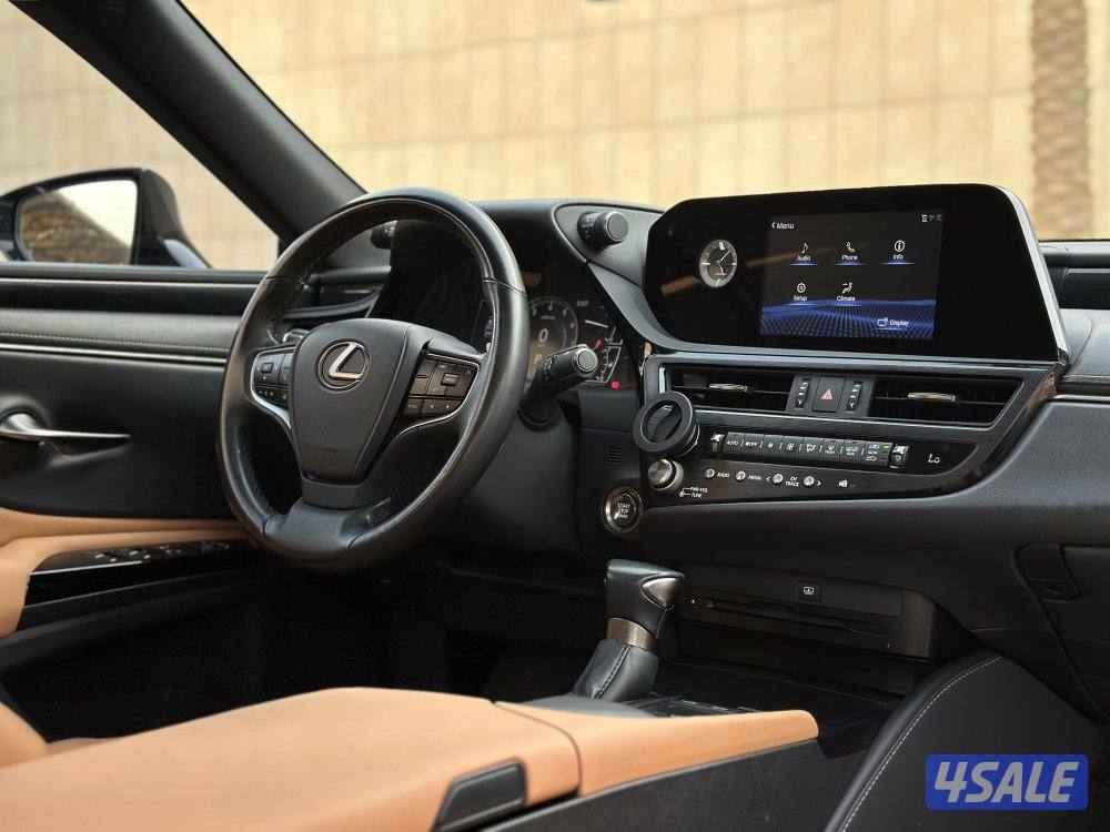 للبيع لكزس ES350 موديل 2022 وارد الساير9
