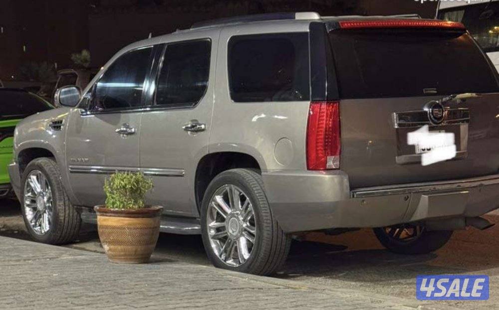 للبيع اسكاليد ٢٠٠٧ شرط الفحص جير ماكينه شاصي السيارة بحاله ممتازه3