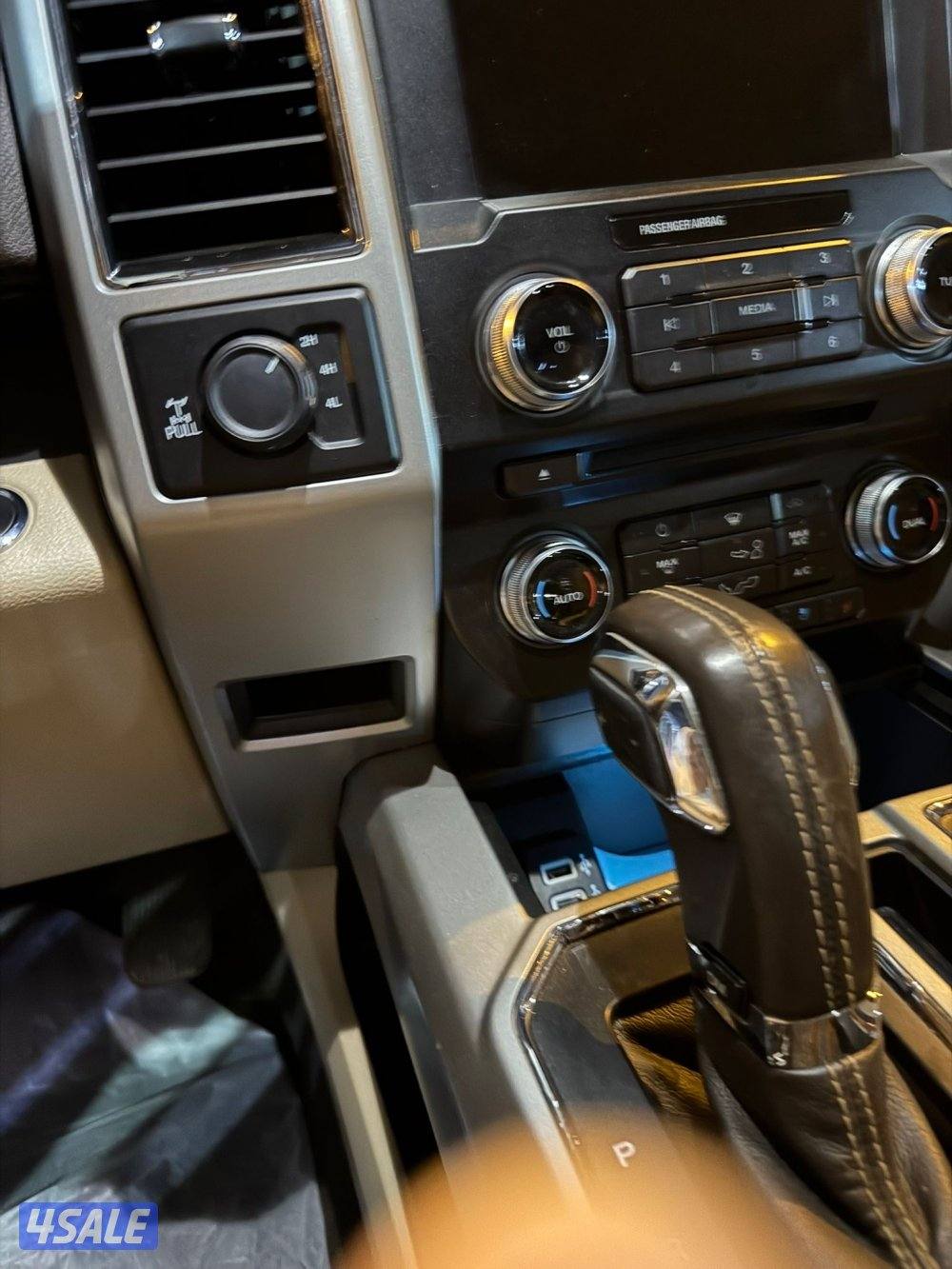 للبيع وانيت فورد لاريت7