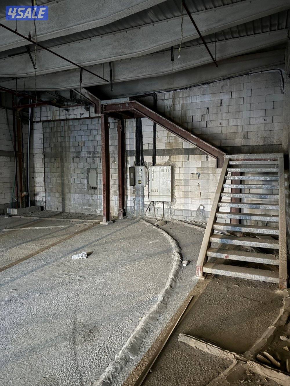 للإيجار محلات و سرداب تجاري في الضجيج1