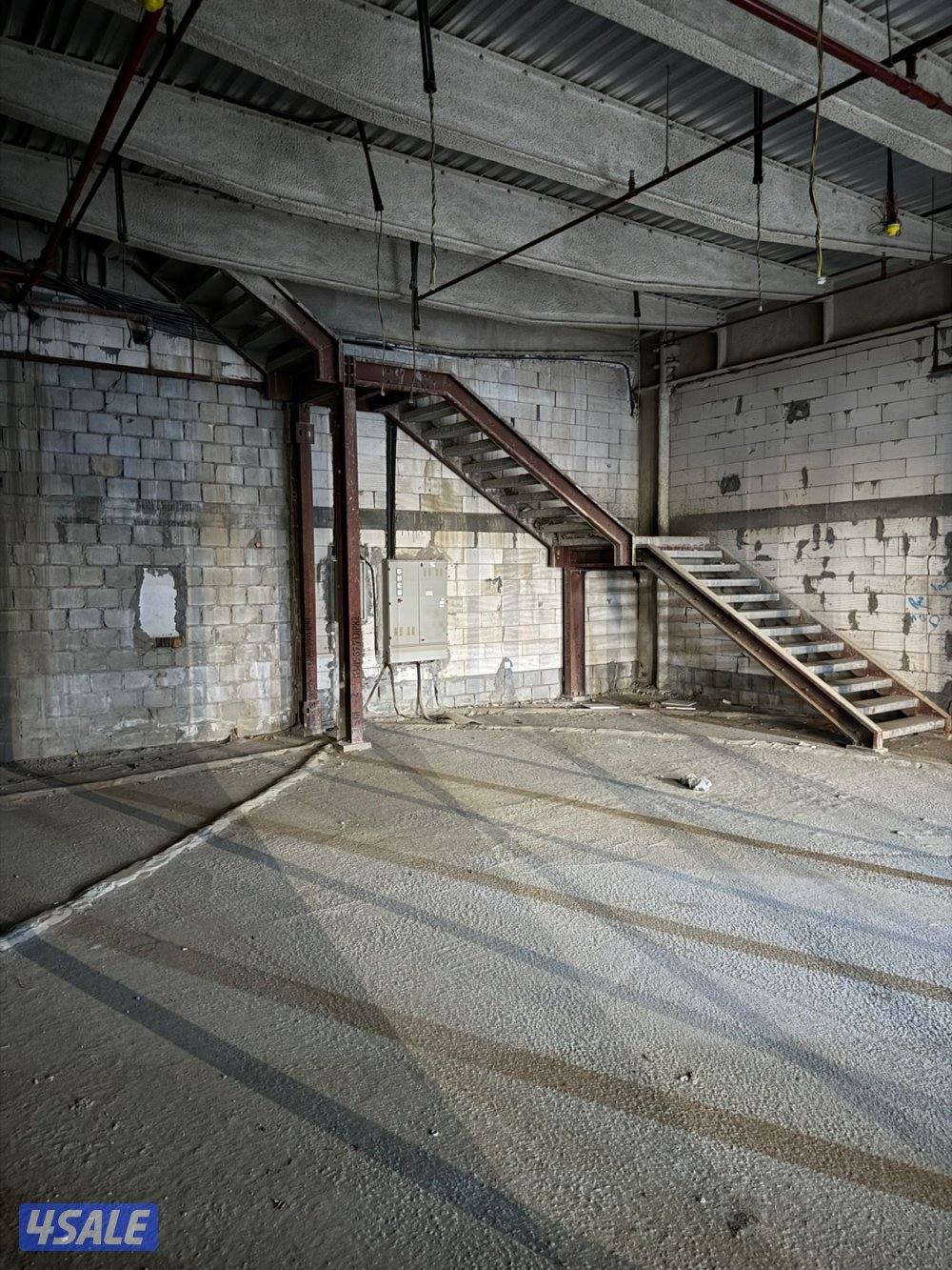 للإيجار محلات و سرداب تجاري في الضجيج2