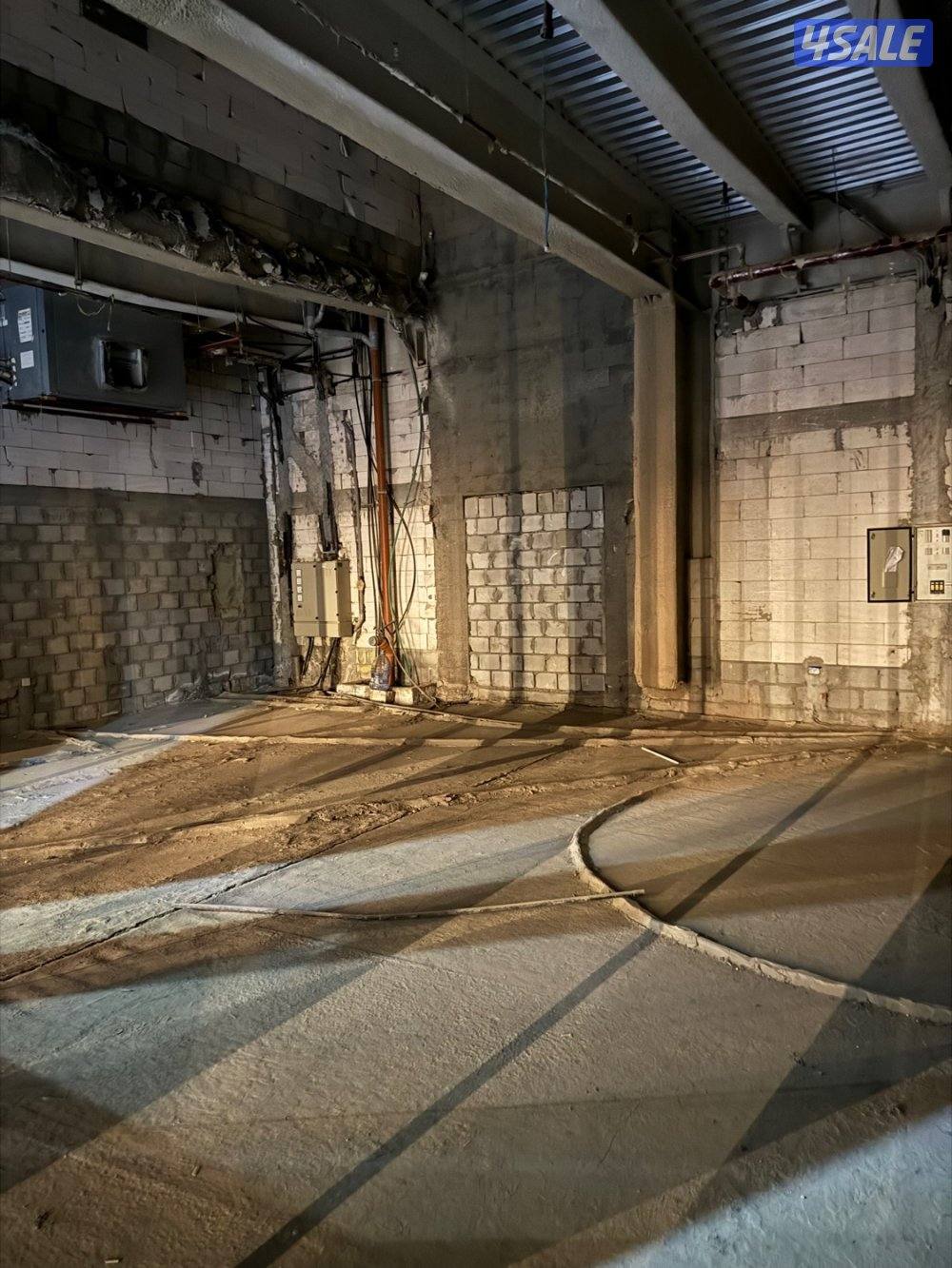 للإيجار محلات و سرداب تجاري في الضجيج3