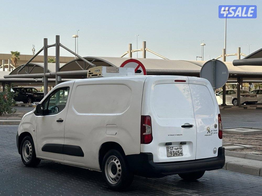 للبيع باص بيجو بارتنر ثلاجه موديل 2020 وارد الوكاله3