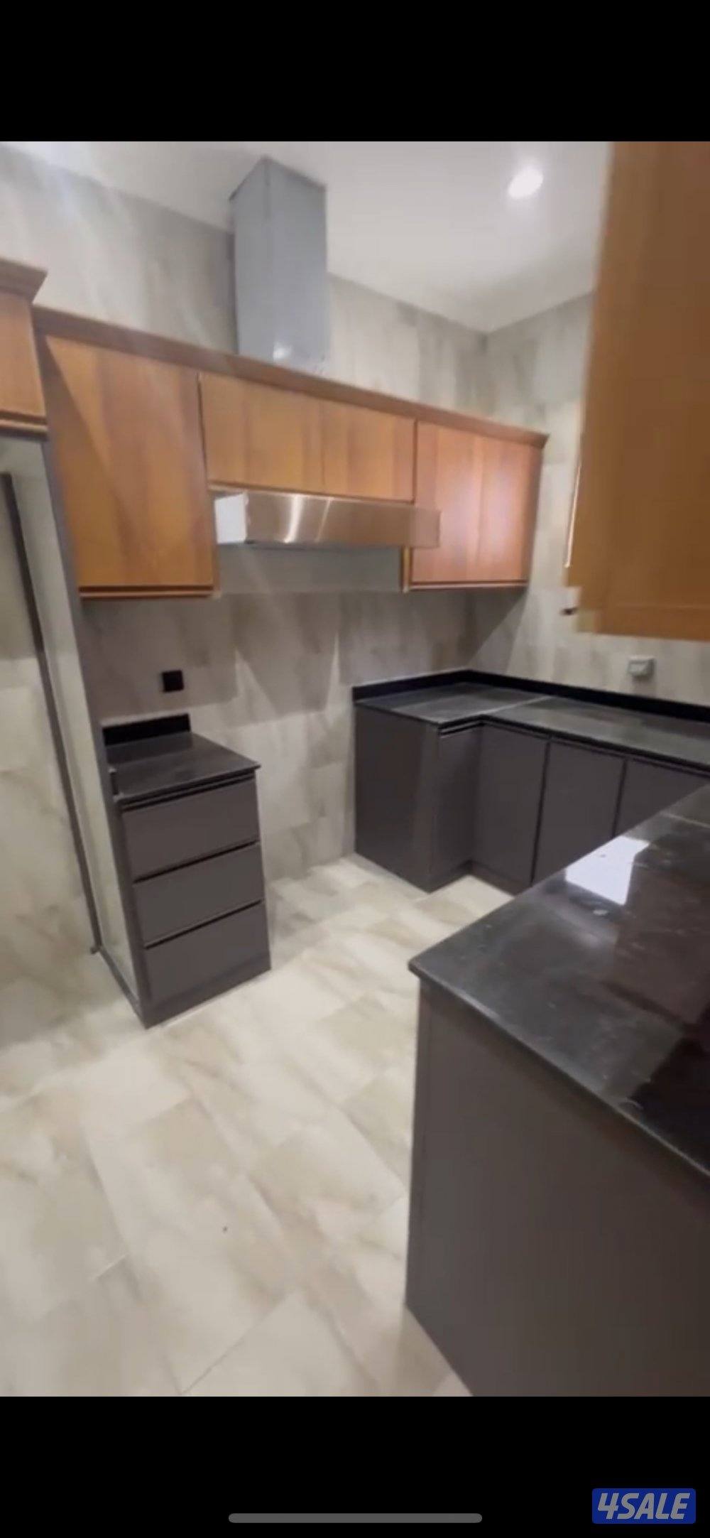 للمعاريس فقط شقه 3 غرف وغرفة للخادمه  و3حمام وصاله0