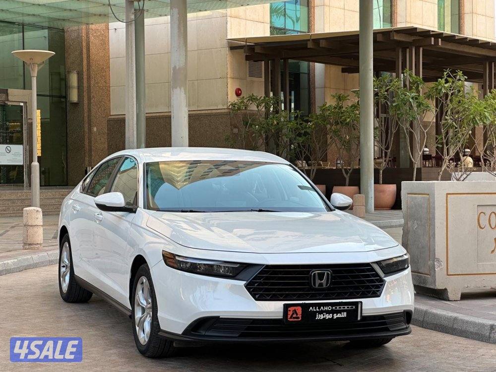هونداACCORD موديل2023 عداد29الف وارد الغانم تحت الكفاله0