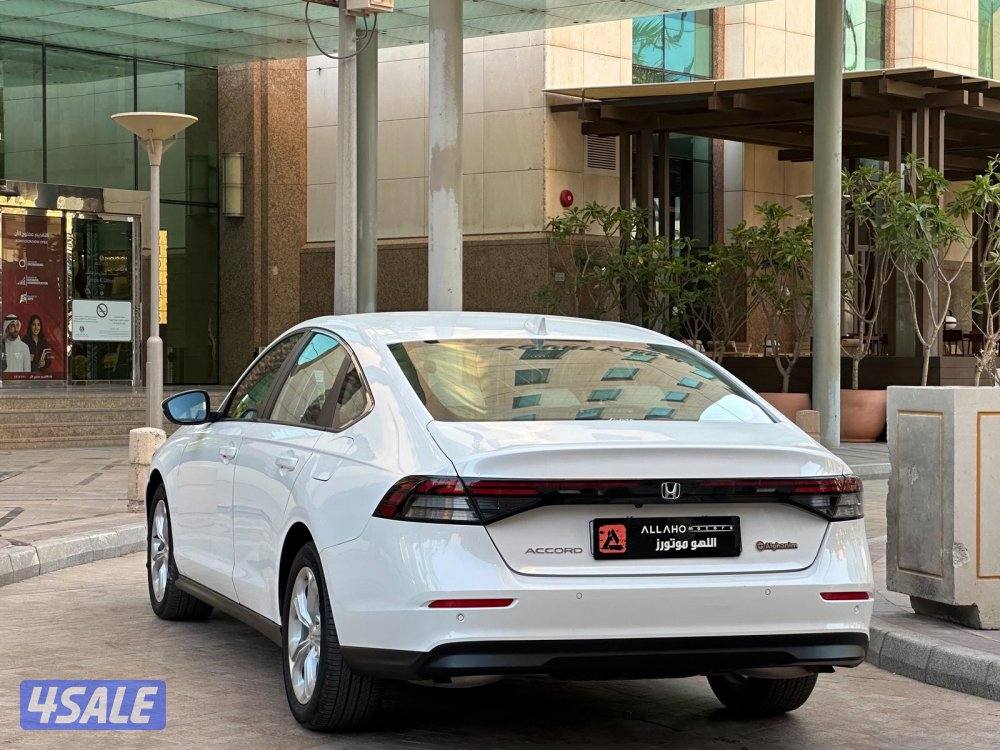هونداACCORD موديل2023 عداد29الف وارد الغانم تحت الكفاله3