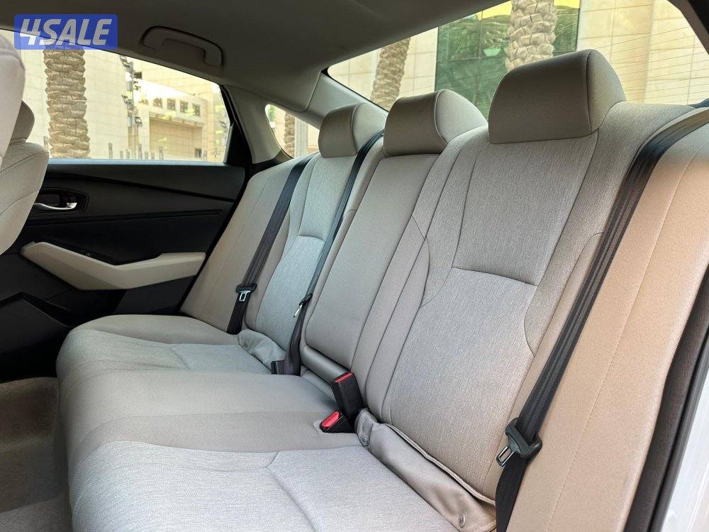 هونداACCORD موديل2023 عداد29الف وارد الغانم تحت الكفاله8