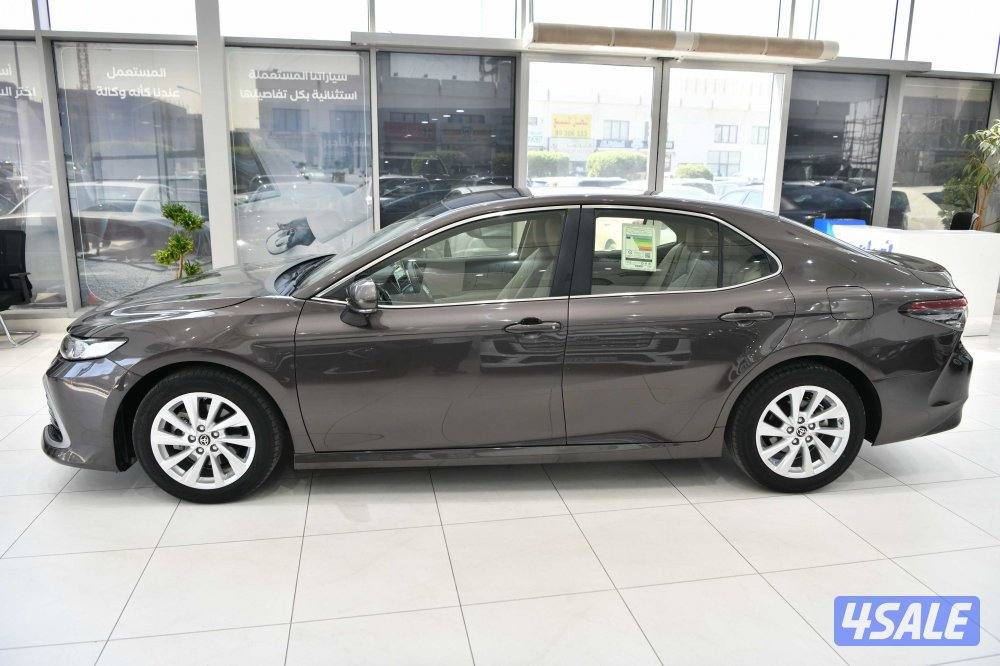 تويوتا كامري LE2