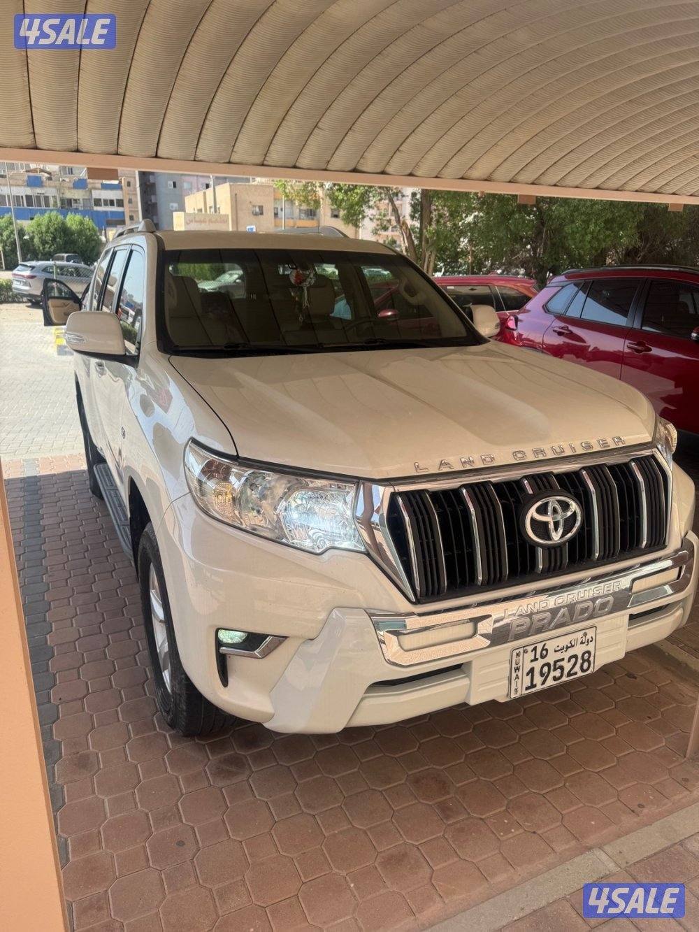 كشنات جلد كامل المواصفات عدا الفتحة برادو 2018 ماشي 127 الف مرفق الفحص0