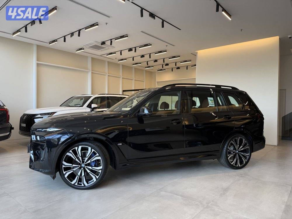 BMW X7M60i2