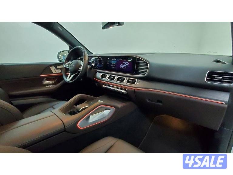 Mercedes-Benz GLE SUV10