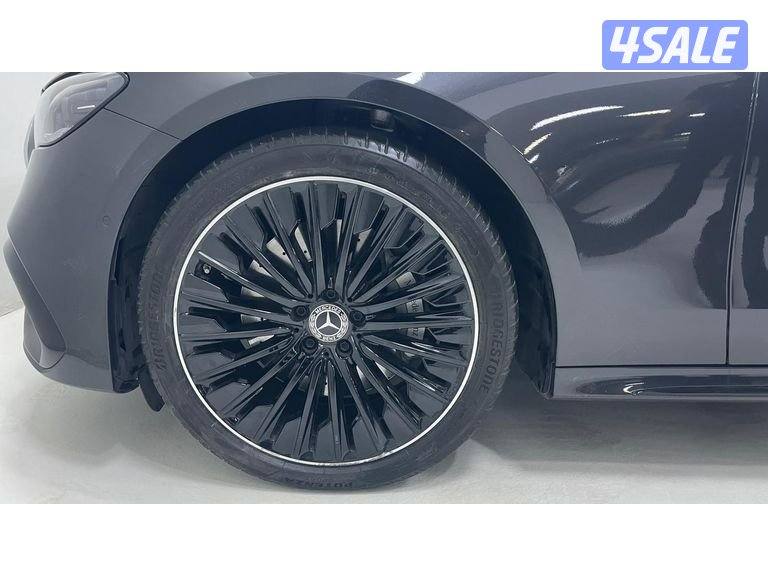 Mercedes-Benz E-Class8