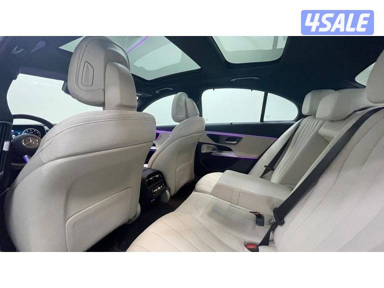 Mercedes-Benz E-Class13