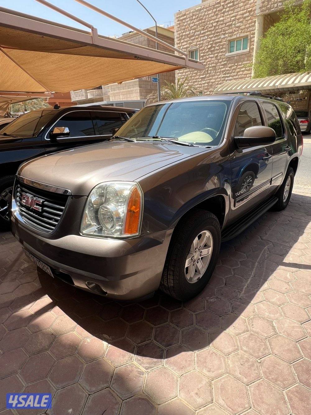 للبيع يوكن 2011 SLE1