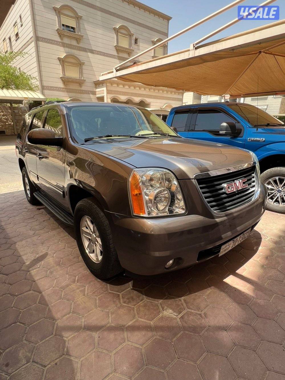 للبيع يوكن 2011 SLE2