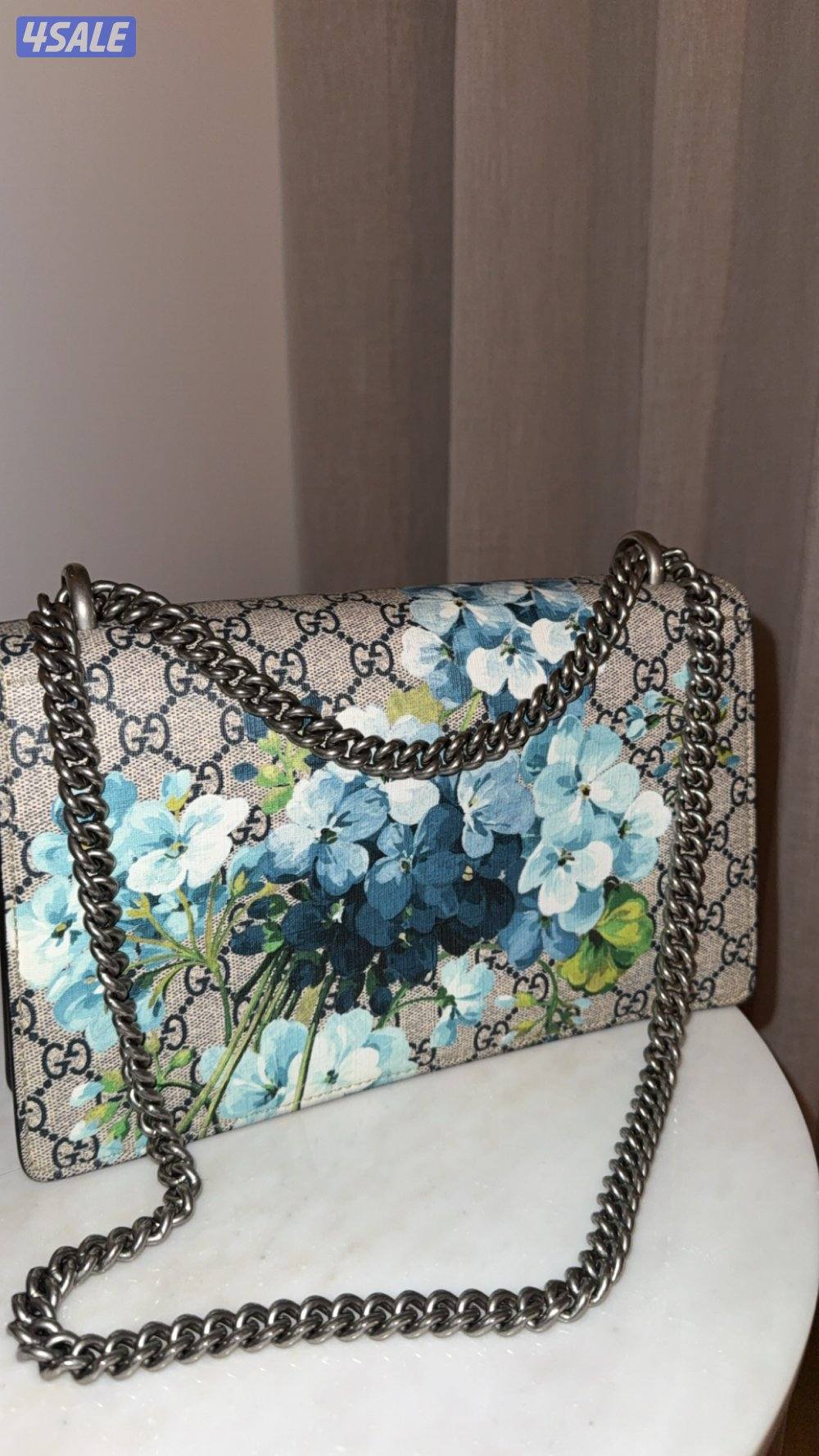 Gucci قوجي نظيفه كأنها يديده من البوتيك سعرها حاليا بالبوتيك ٩٨٠دينار1