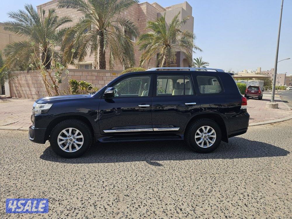 لاندكروز GXR الساير ٨ سلندر بحالة الوكالة صبغ الوكالة1