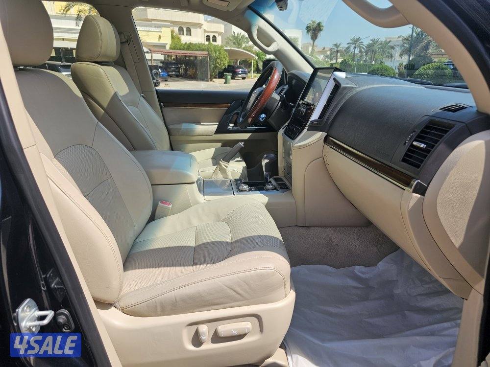 لاندكروز GXR الساير ٨ سلندر بحالة الوكالة صبغ الوكالة10