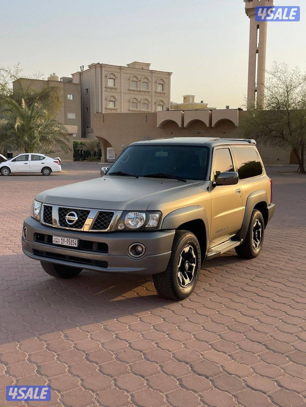 للبيع سوبر سفاري كبسوله ((((جير عادي ))) وارد الكويت شرط الفحص بالكامل0