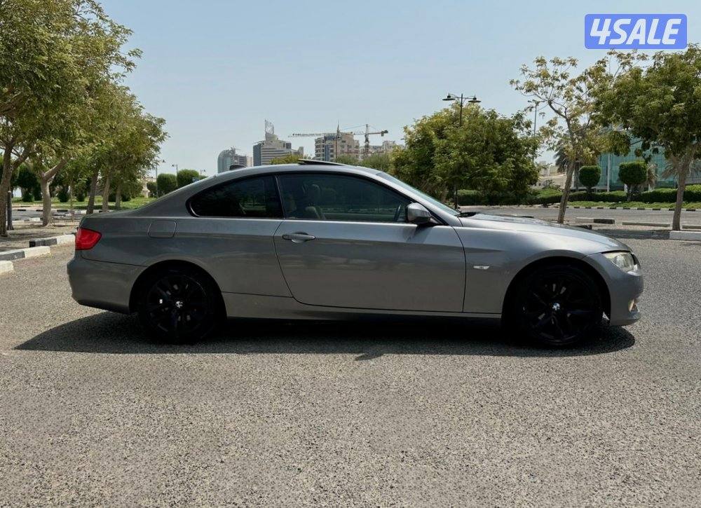 ﮼BMW 320i - الموديل:2011 - العداد:1807