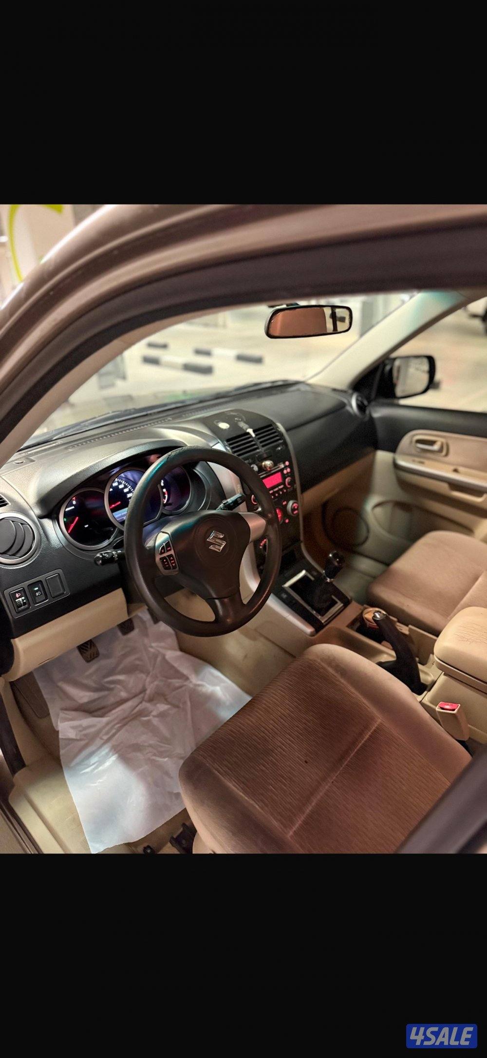 للبيع سوزوكي فيتارا الموديل 2013 قير عادي بقمه النظافه4